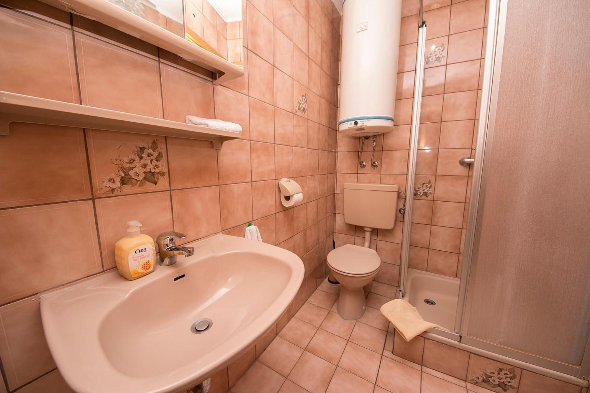 House Ursic Apartment Brela Ruang foto
